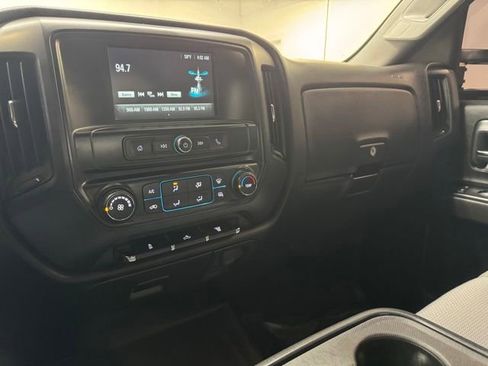 Used 2019 Chevrolet Silverado 2500 W/T w/ WT Convenience Package AWD/4WD image 23