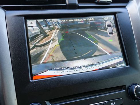 Used 2017 Ford Fusion SE w/ Fusion SE Technology Package FWD image 25