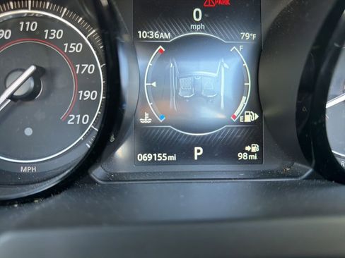 Used 2018 Jaguar F-TYPE R image 12