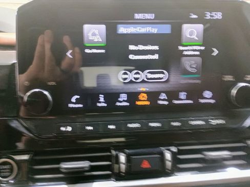 Used 2023 Nissan Pathfinder Platinum image 16