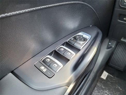 New 2025 Kia K5 LXS image 13