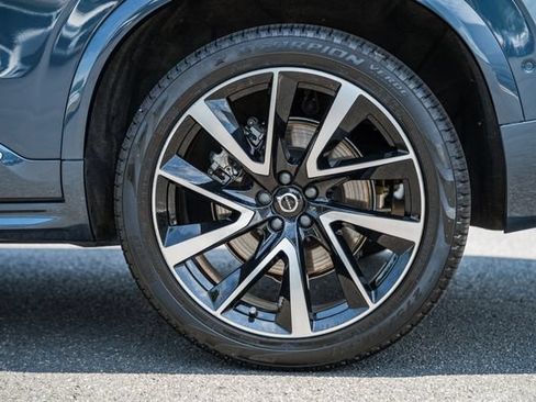 Certified 2024 Volvo XC90 B6 Plus w/ Protection Package Premier AWD/4WD image 19
