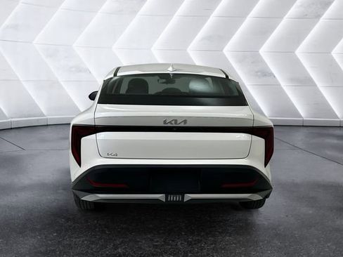 Used 2025 Kia K4 LXS image 5