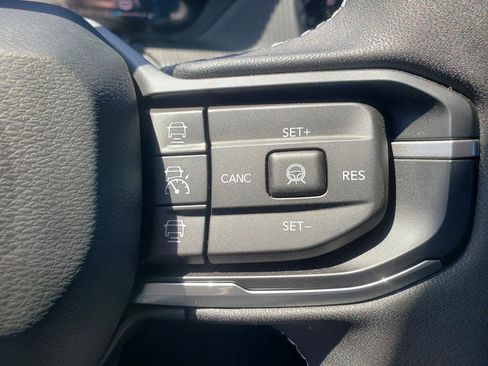 New 2026 Jeep Cherokee Overland w/ Trailer Tow Group AWD/4WD image 23