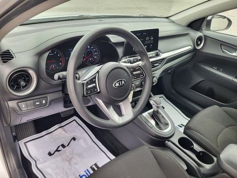 Used 2021 Kia Forte LXS image 9