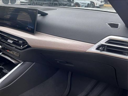 Used 2025 BMW 230i Coupe w/ Convenience Package image 18