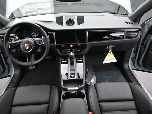 New 2026 Porsche Macan image 27