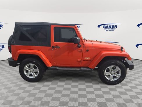 Used 2015 Jeep Wrangler Sahara w/ Dual Top Group AWD/4WD image 8