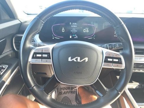 Used 2024 Kia Telluride LX FWD image 13