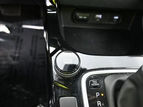 Used 2025 Kia Seltos S FWD image 29