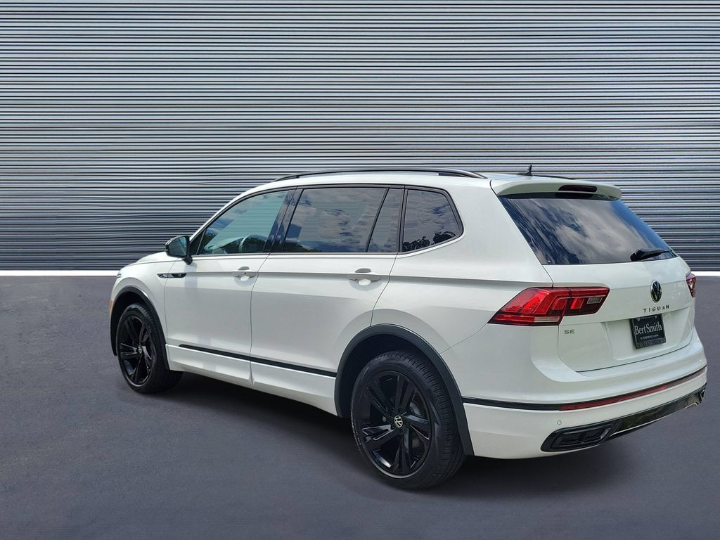 Used 2023 Volkswagen Tiguan SE R-Line FWD image 4