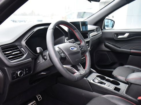 Used 2023 Ford Escape ST-Line w/ Tech Pack #1 image 11