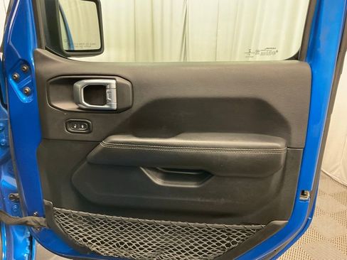 Used 2021 Jeep Gladiator Overland w/ Cold Weather Group image 24