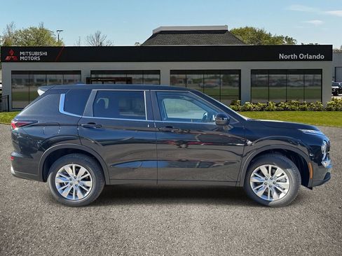 New 2026 Mitsubishi Outlander ES image 6