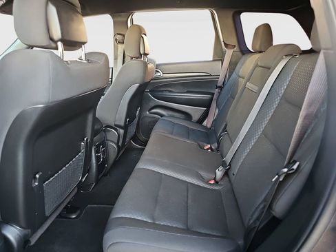 Used 2021 Jeep Grand Cherokee Laredo RWD image 19