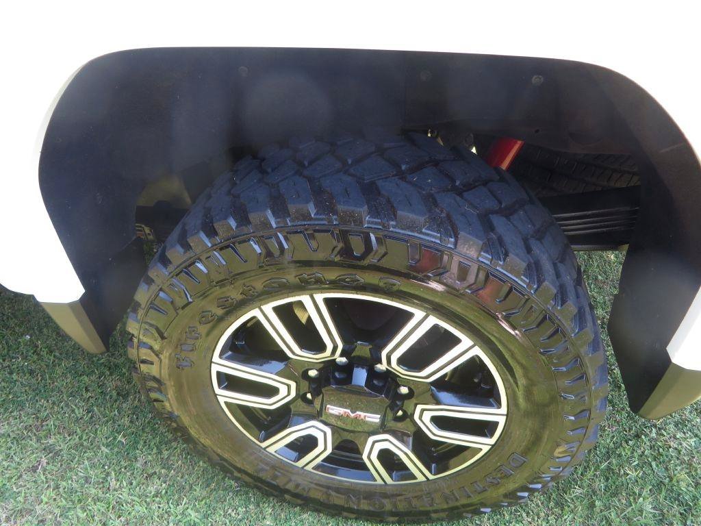 Used 2022 GMC Sierra 2500 AT4 w/ AT4 Premium Plus Package AWD/4WD image 28
