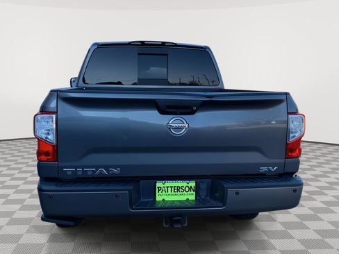 Used 2019 Nissan Titan SV w/ SV Convenience Package image 3