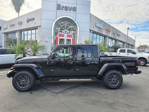New 2026 Jeep Gladiator Sport image 4