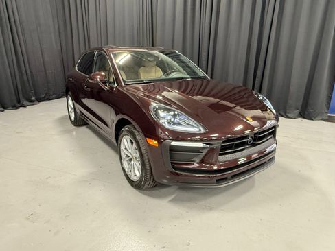 New 2026 Porsche Macan image 8