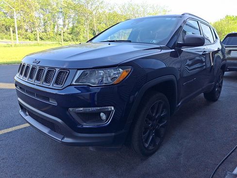 Used 2021 Jeep Compass Latitude w/ Driver Assistance Group AWD/4WD image 3