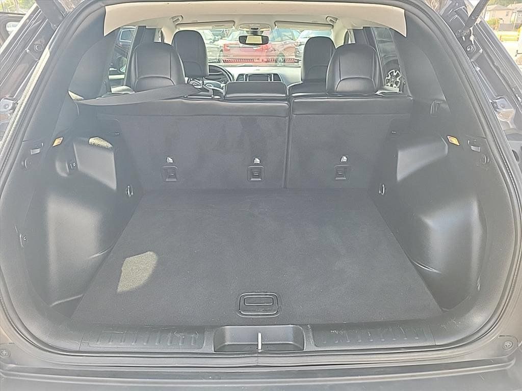 Used 2019 Jeep Cherokee Limited AWD/4WD image 21