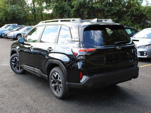 Certified 2025 Subaru Forester Premium image 8