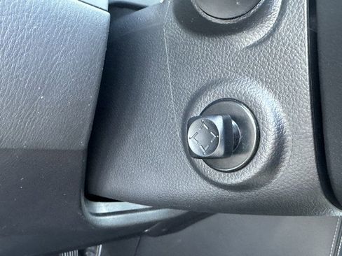 Used 2021 Nissan Armada SL w/ Captain's Chairs Package image 25