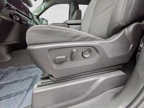 Used 2025 GMC Sierra 2500 SLE w/ SLE Value Package; image 19