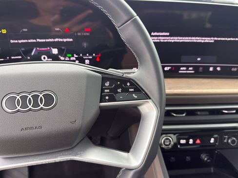 Used 2025 Audi Q5 Premium w/ Convenience Package AWD/4WD image 16