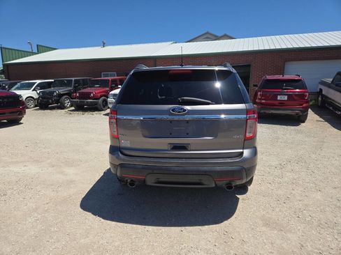 Used 2012 Ford Explorer XLT AWD/4WD image 8