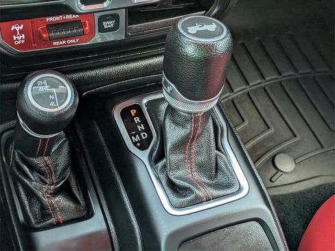 Used 2020 Jeep Wrangler Unlimited Rubicon w/ Cold Weather Group image 26