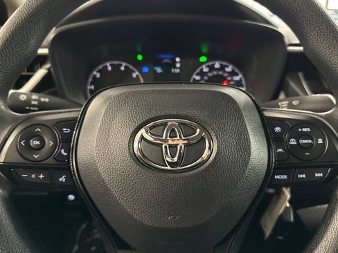 Certified 2025 Toyota Corolla LE FWD image 21