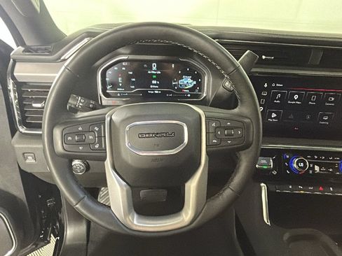 Used 2025 GMC Sierra 2500 Denali w/ Denali Reserve Package AWD/4WD image 18