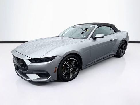 Used 2025 Ford Mustang Premium RWD image 3