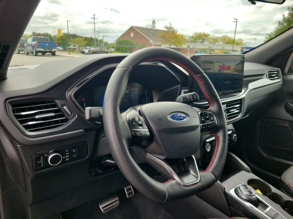 Used 2023 Ford Escape ST-Line w/ Tech Pack #1 FWD image 20