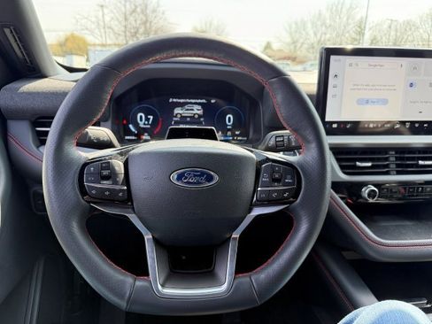 Used 2025 Ford Explorer ST-Line w/ ST-Line Street Pack AWD/4WD image 37