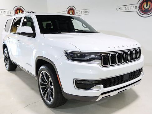 Used 2022 Jeep Wagoneer Series III w/ Premium Group I image 8