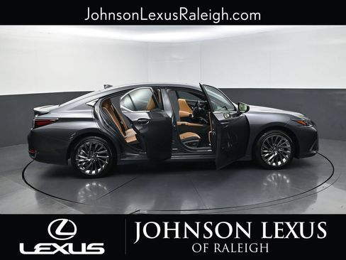 Certified 2025 Lexus ES 300h Ultra Luxury FWD image 33