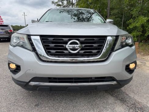 Used 2019 Nissan Pathfinder Platinum FWD image 6