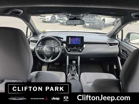 Used 2024 Toyota Corolla Cross AWD Hybrid image 25