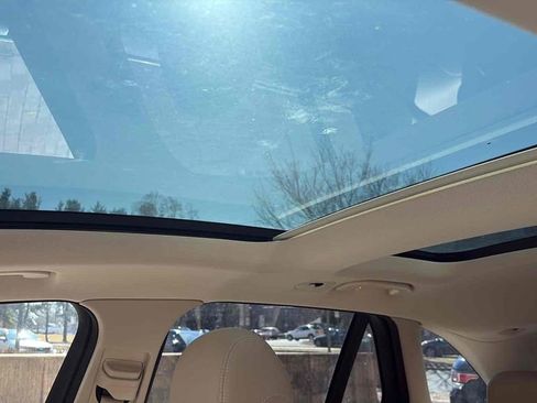 Used 2020 Mercedes-Benz GLC 300 4MATIC image 16