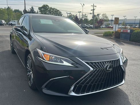 Used 2025 Lexus ES 300h w/ Premium Package FWD image 5