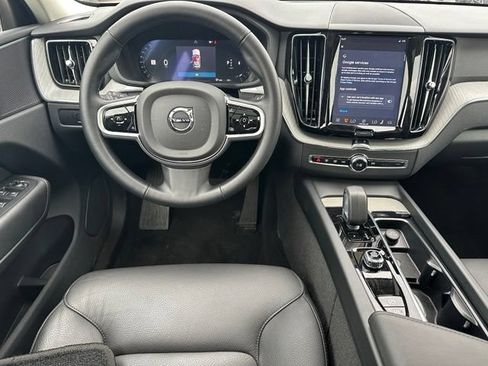 Used 2025 Volvo XC60 B5 Plus AWD/4WD image 18
