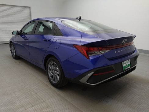 Used 2025 Hyundai Elantra Hybrid FWD image 5