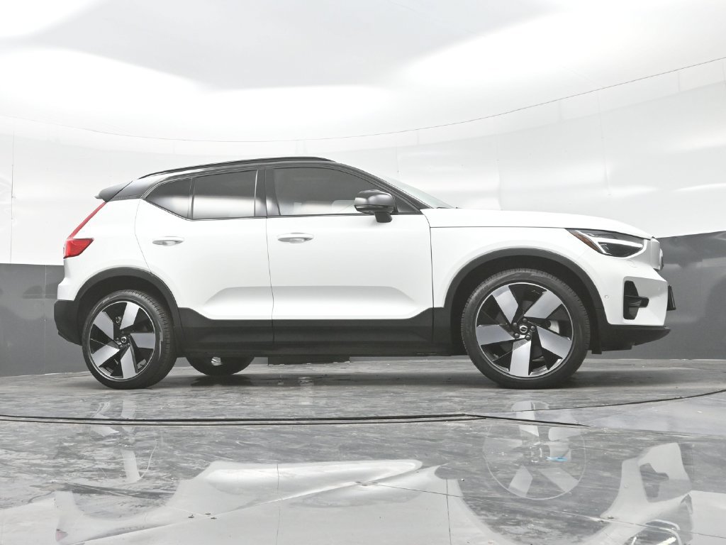 Used 2023 Volvo XC40 Recharge Ultimate AWD/4WD image 31
