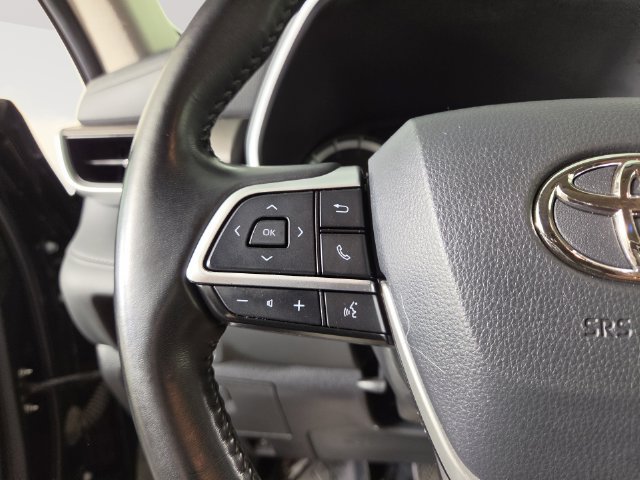 Used 2022 Toyota Highlander XLE FWD image 23