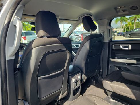 Used 2020 Ford Explorer XLT RWD image 14