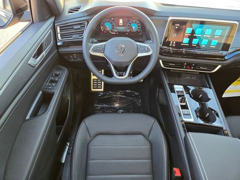 New 2026 Volkswagen Atlas Cross Sport SEL R-Line AWD/4WD image 9