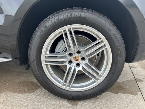 Used 2016 Porsche Macan S image 22