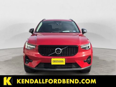 Used 2025 Volvo XC40 B5 Plus w/ Protection Package Premier AWD/4WD image 8